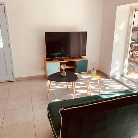 Independant Avec Jardin Et Acces Piscine Nîmes